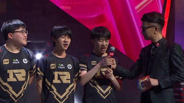 羽毛球世锦赛半决赛国羽5胜1负 时隔14年再次实现5项齐争冠